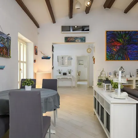Nyaraló Irinea By Interhome